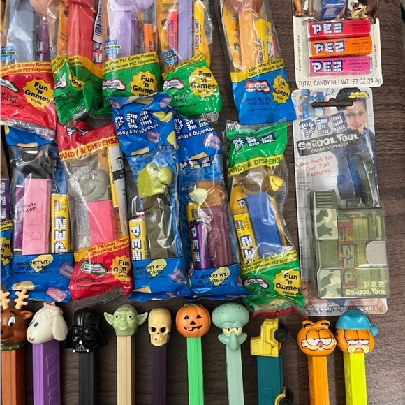 91 MISC PEZ Dispensers - 73 new / 18 used - Picture 2 of 9